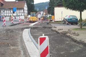 Umbau der B83 vor der Raiffeisenbank Krle